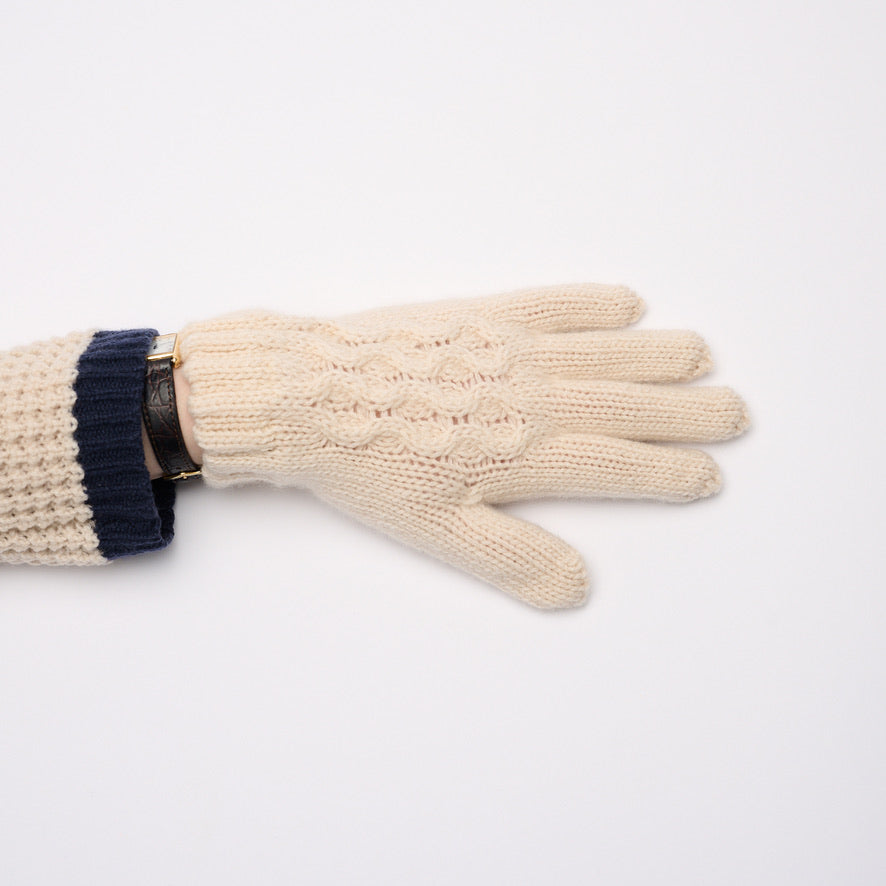 Women's Cream Cable Gloves