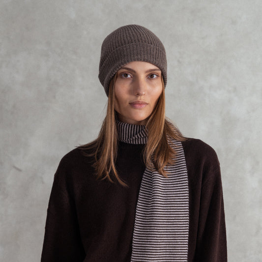 Dark Natural Cashmere Ribbed Beanie